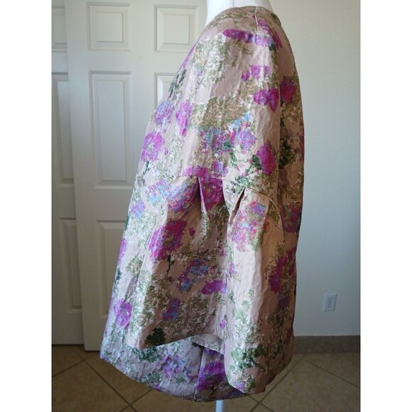 Tuckernuck Floral Jacquard Bell Sleeve Blouse Beige Pink Green Top Size Large - Picture 6 of 16
